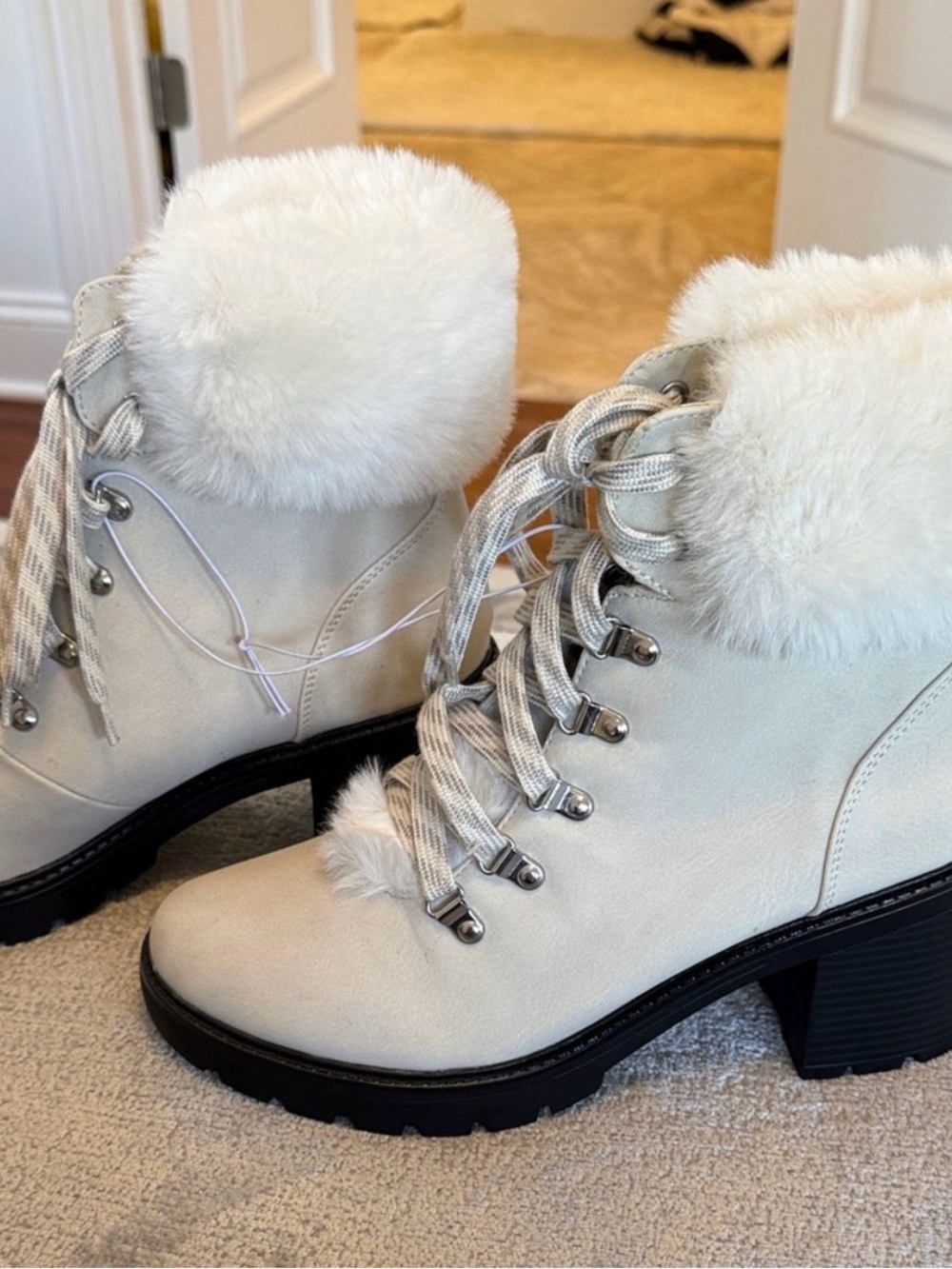 Esprit Cream Faux Fur Lace Up Heeled Hiker Boots Size 10 NWT